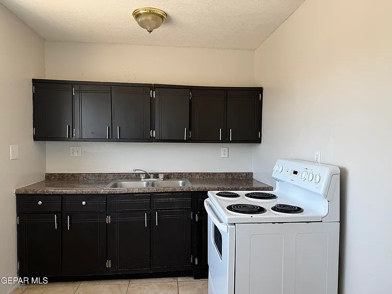 9606 Montrose Ct #11 — Photo 6