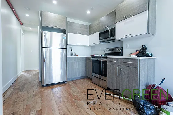 Rented by Evergreen Apartments BK | media 2