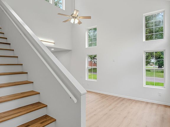 2nd image of 1515 Mills Dr