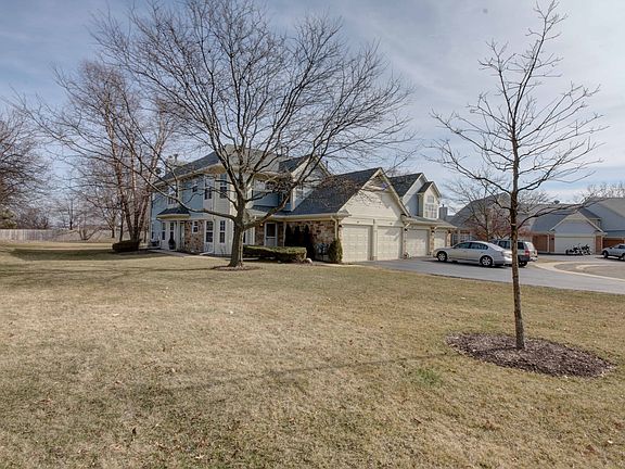 2nd image of 49 Delaware Ct #49