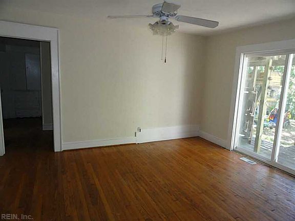 3rd image of 525 25th St #A