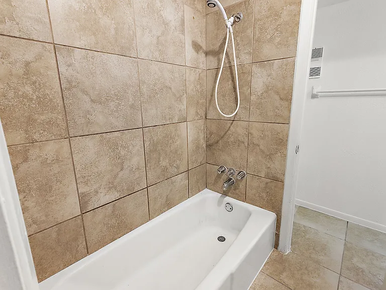 430 Euclid Ave #3 — Photo 8