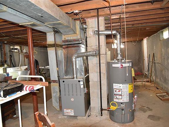 3rd image of 113 Canfield Ave