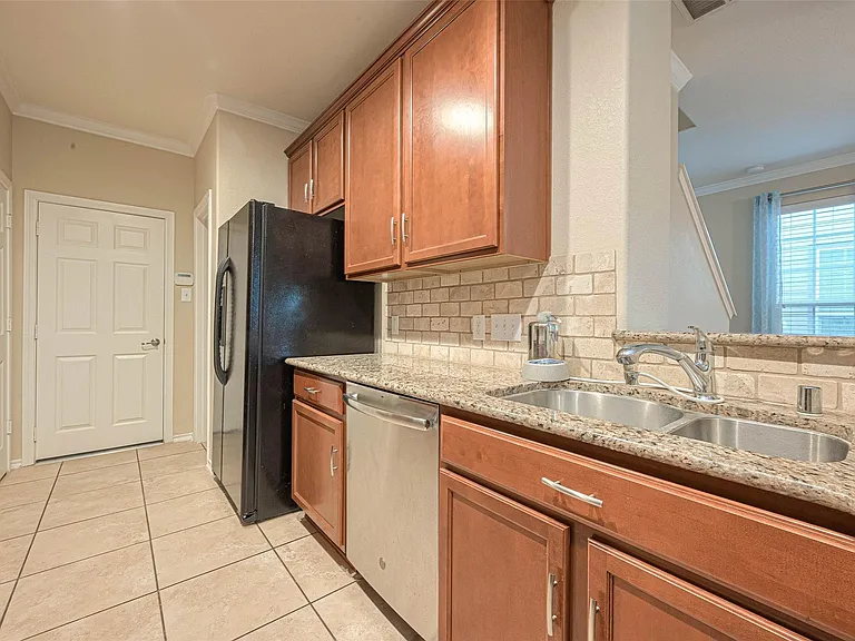 24630 Folkstone Cir — Photo 16