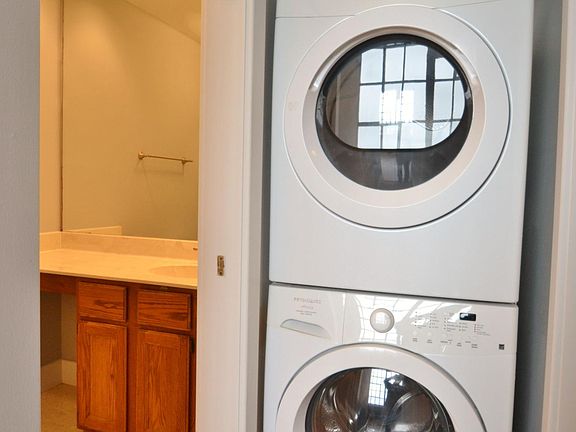 4th image of 611 N Park Ave APT 410