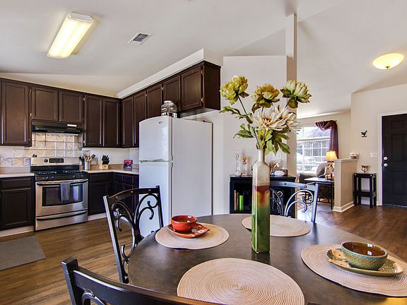 4th image of 8042 Discovery Cir