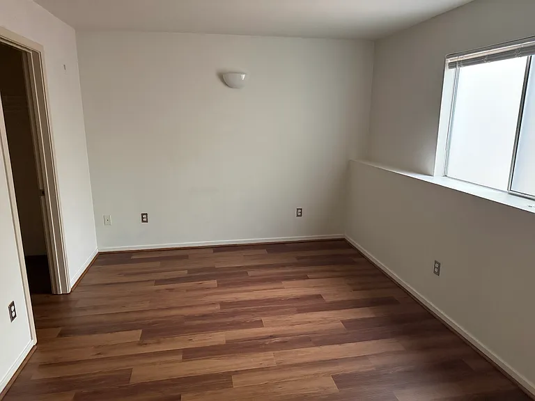 3520 Lake Washington Blvd SE #107 — Photo 4