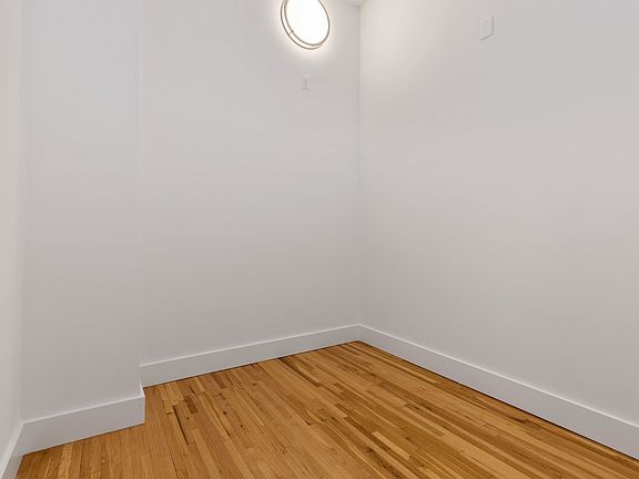 4th image of 31 E 31st St APT 6C1