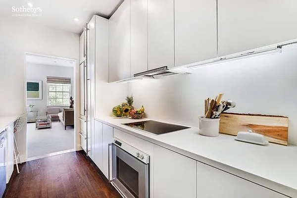 Rented by Sotheby's International Realty | media 31