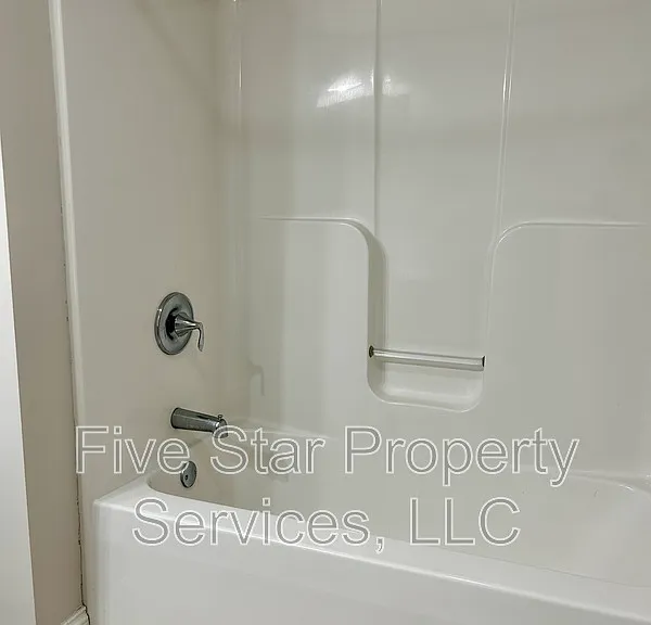 1420 School House Ln — Photo 15