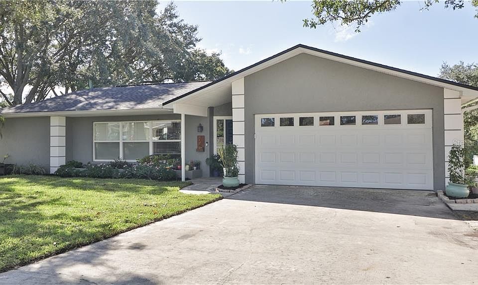 1st image of 2218 Laurel Oak Dr