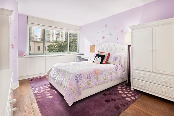 Sold by Douglas Elliman | media 24