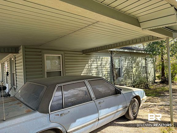 4th image of 800 E Horner St