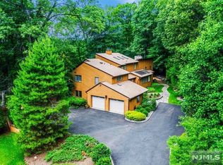 31 Jacob Rd, Washington Township, NJ 07676