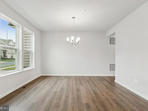 5th image of 9862 Selkie Ln