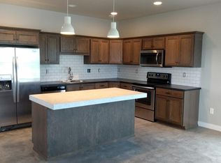 1129 Commander Dr W, West Fargo, ND 58078