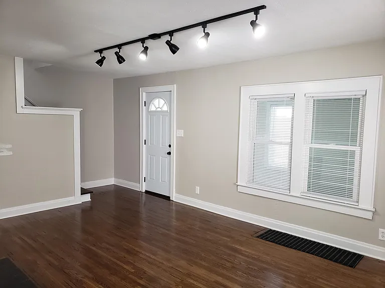 1422 Kent St — Photo 15