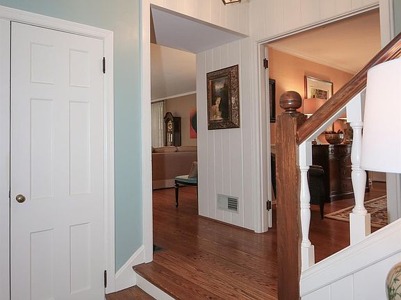 5th image of 765 Ivy Ave
