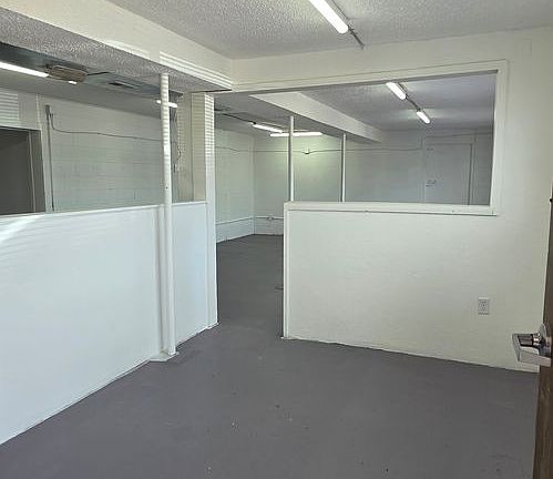 4th image of 4901 Ridge Rd Suite A