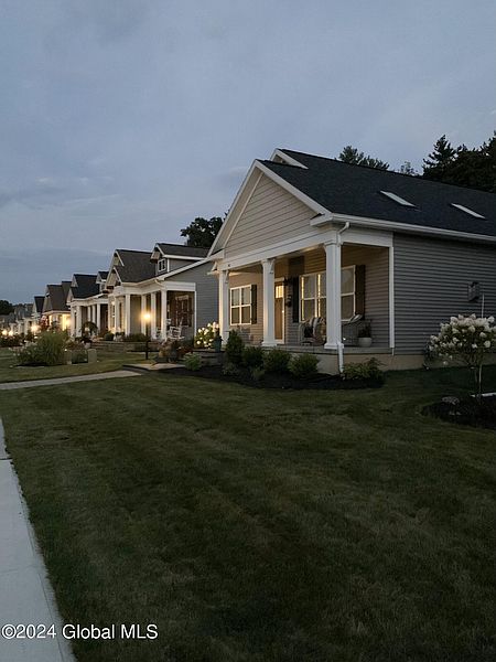 2nd image of 41 Vettura Court