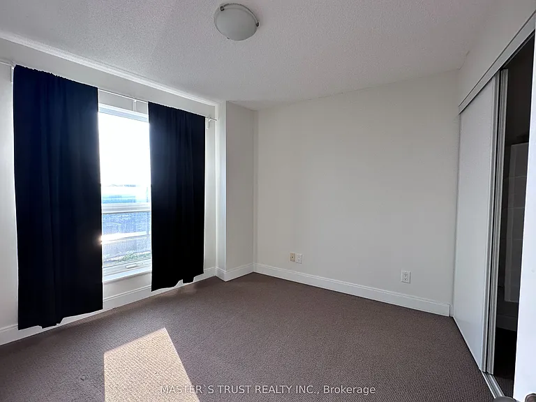 135 Village Green Sq #3722 — Photo 12