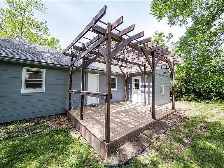 5227 Riggs St — Photo 13