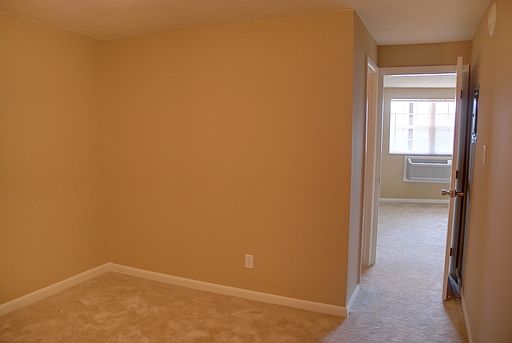 2nd image of 727 Front Ave APT 10