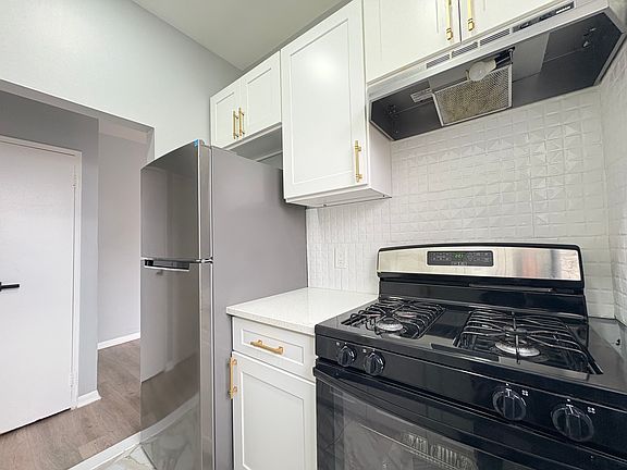 2nd image of 117 Wade St APT 4H