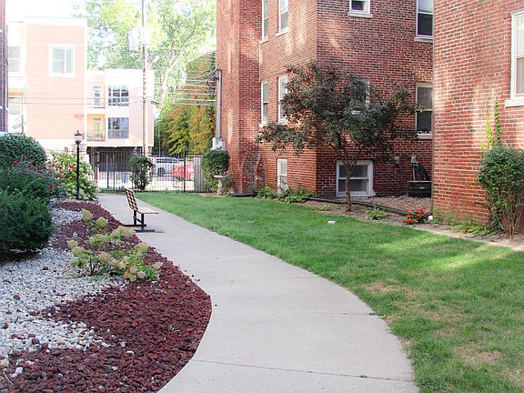 4th image of 230 E 9th St APT 308