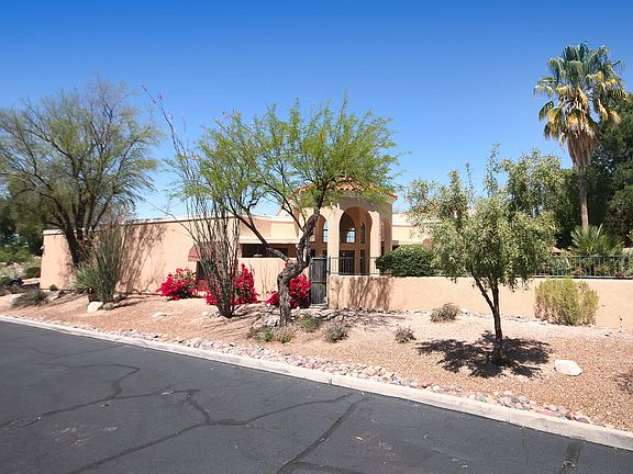 4th image of 3476 N Country Club Vista Cir