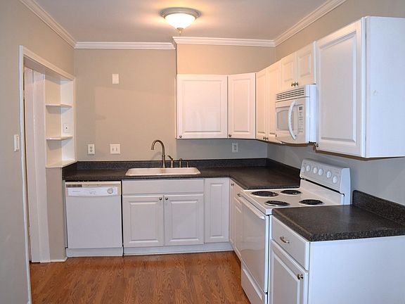 3rd image of 21 N Fenwick Rd