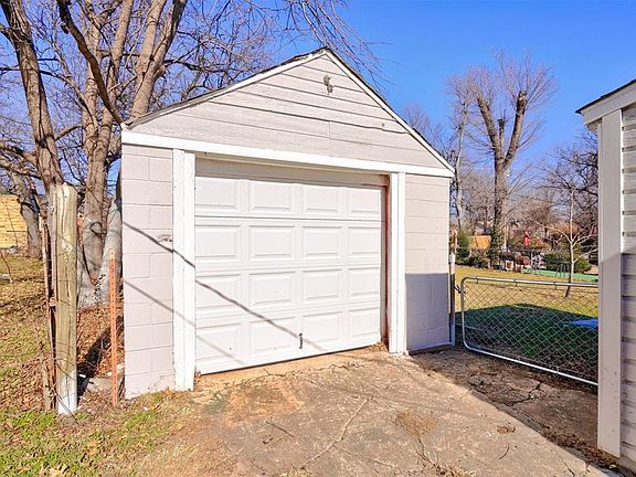 4th image of 2325 NE 21st St