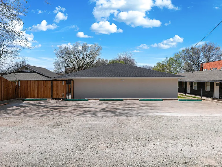 1119 S Rockford Ave — Photo 18