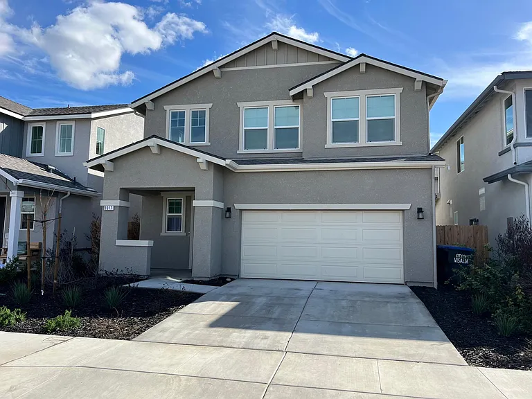 1017 W Sedona Ave — Photo 1