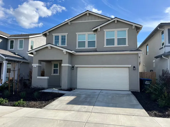 1017 W Sedona Ave, Visalia, CA 93291