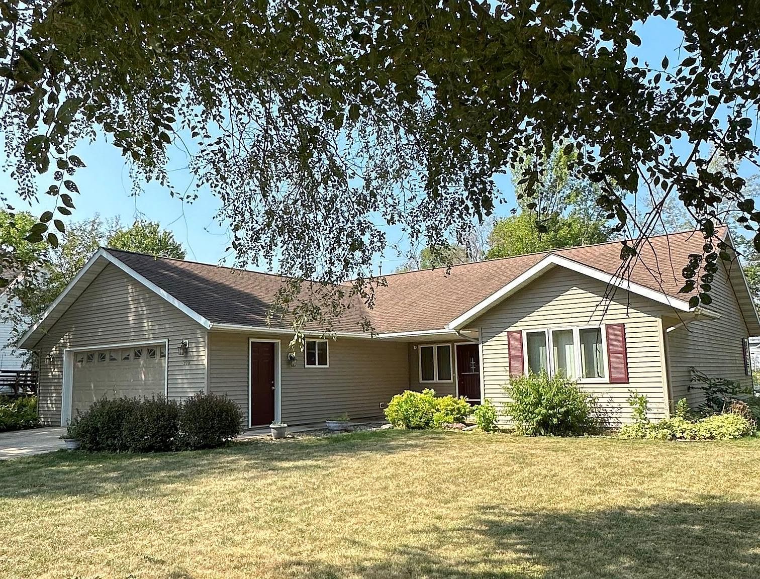 309 4th St NE, Grand Meadow, MN 55936 Zillow
