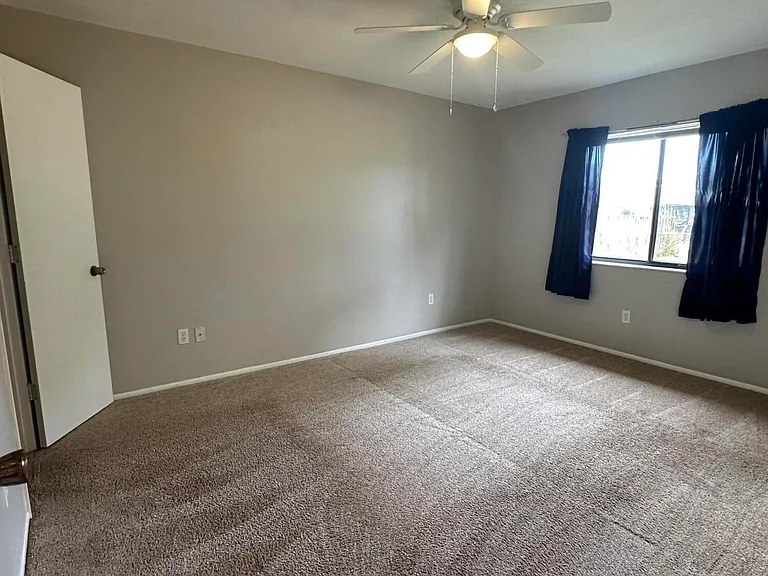 511 Dinner St NE — Photo 8