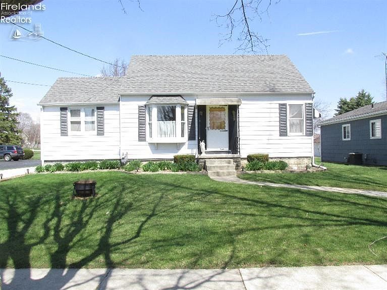 1st image of 160 Huss St