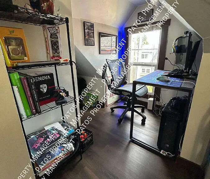 512 E Chestnut St — Photo 8