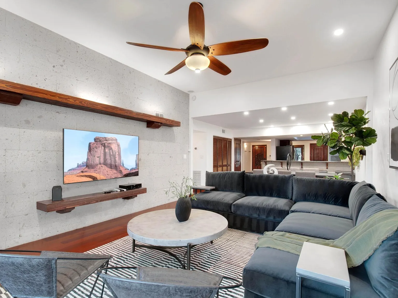 8779 E Via De Encanto — Photo 2