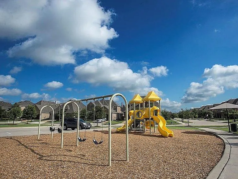 12648 Hollister Dr — Photo 5