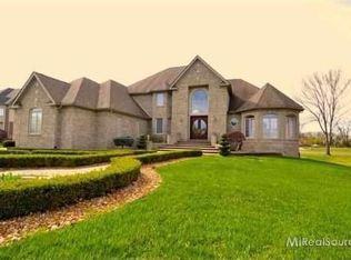 54223 Queensborough Dr, Shelby Township, MI 48315