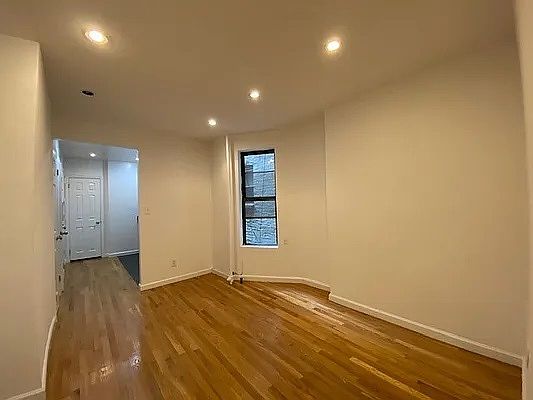 5th image of 311 E 76th St APT 7