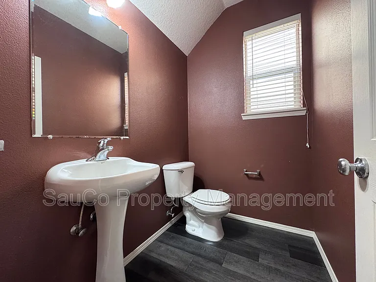 948 SE Elina Ave — Photo 13