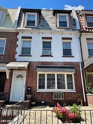 2nd image of 2138 24th St