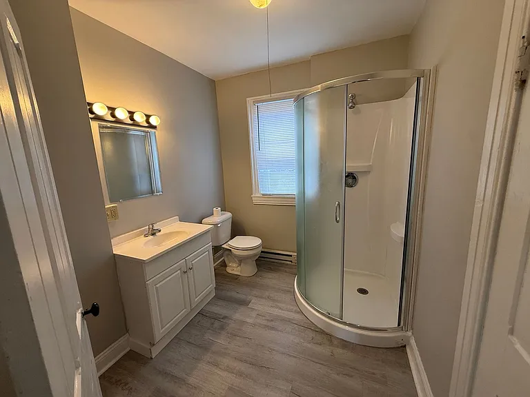 410 Wolf Ave — Photo 16