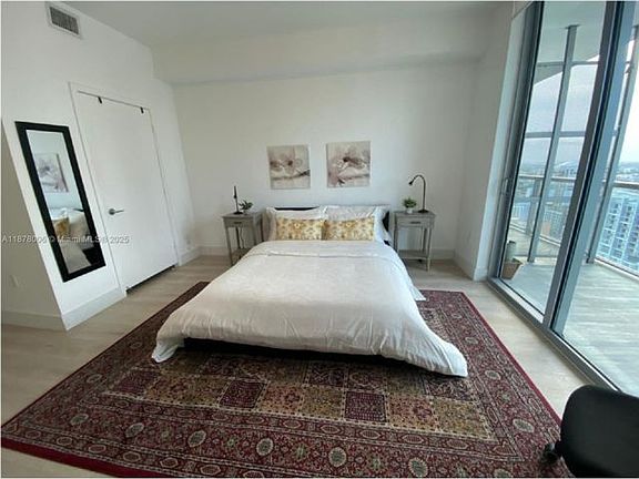 4th image of 1111 1st Ave #3322