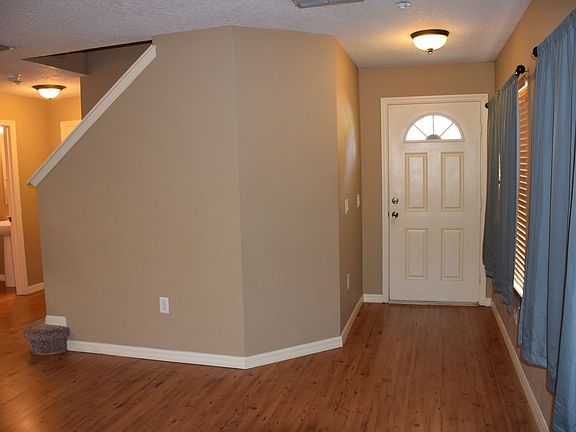 5th image of 332 Winter Nellis Cir