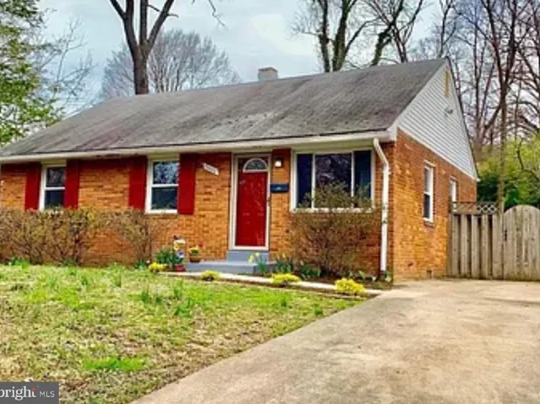 7400 Sportsman Dr, Falls Church, VA 22043