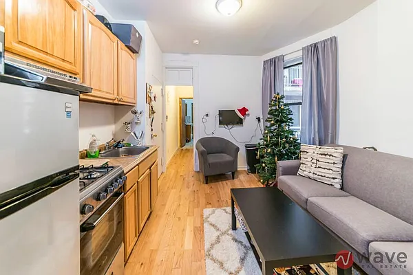 Rented by Wave Real Estate Group | media 40